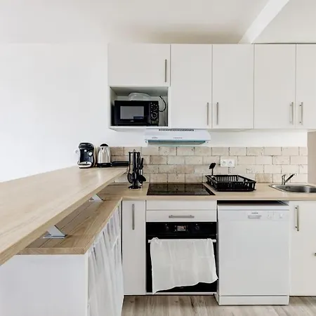 Le Central - Chambre Privative Avec Salon Et Terrasse Privee Pensionat *