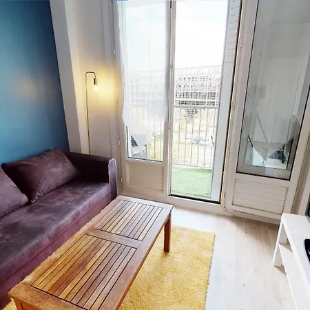 Casa de hóspedes Le Central - Chambre Privative Avec Salon Et Terrasse Privee *