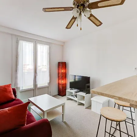 Casa de hóspedes Le Central - Chambre Privative Avec Salon Et Terrasse Privee