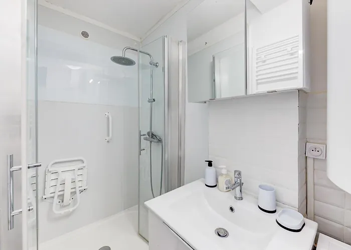 Le Central - Chambre Privative Avec Salon Et Terrasse Privee *