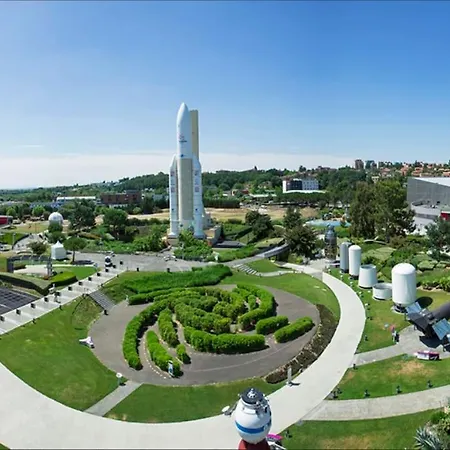 게스트하우스 Le Central - Chambre Privative Avec Salon Et Terrasse Privee *